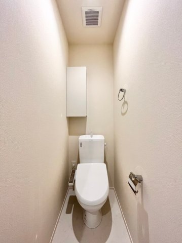 トイレ　同メーカー参考写真