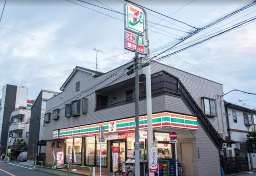 コンビニ　セブンイレブン 板橋南町店（コンビニ）まで318m