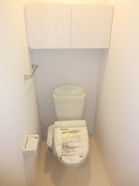 トイレ　ウォシュレット付き