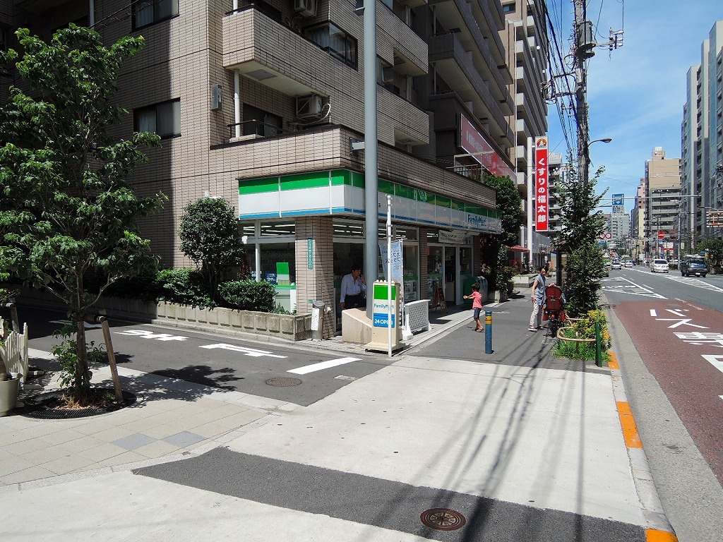 コンビニ　ファミリーマート（コンビニ）まで95m