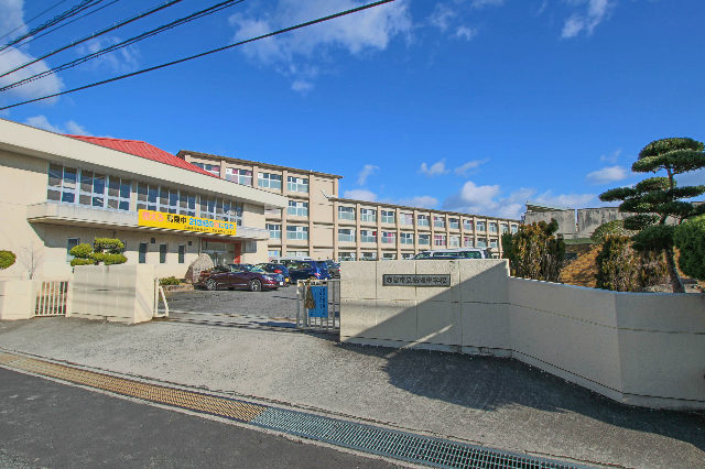 中学校　赤磐市立高陽中学校（中学校）まで932m