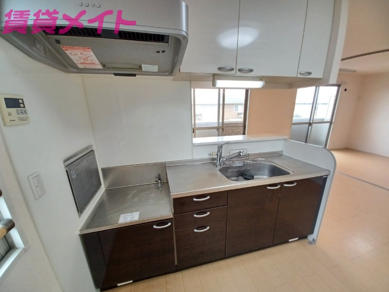 キッチン　別部屋反転画像参考