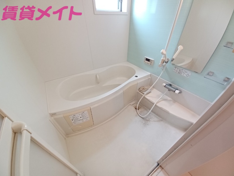 バス・シャワールーム　別部屋反転画像参考