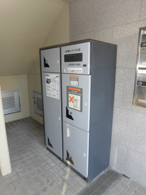 エントランス　宅配ボックス付