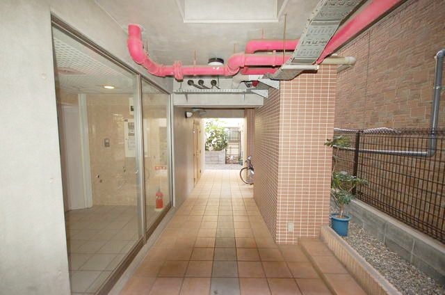 エントランス　【女性のお一人暮らしでも安心のセキュリティ♪】おすすめ！