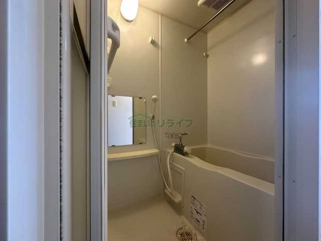 バス・シャワールーム　別部屋同タイプ部屋の参考写真となります。