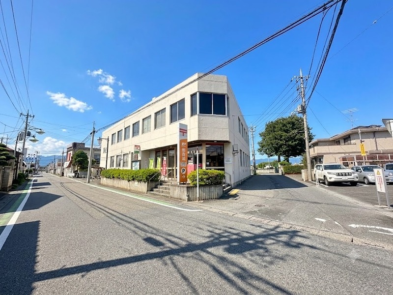 郵便局　上里郵便局（郵便局）まで481m