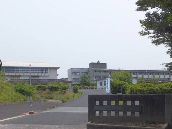 中学校　大田市立第二中学校（中学校）まで900m
