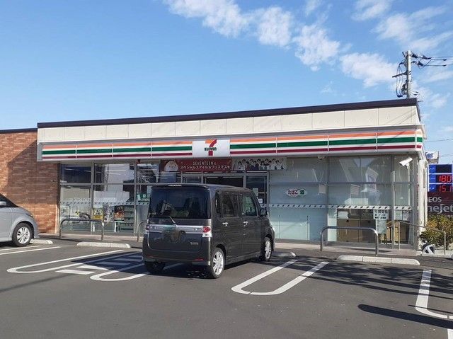 コンビニ　セブンイレブン（コンビニ）まで350m