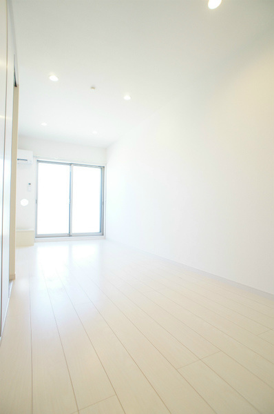 居室・リビング　広々綺麗なお部屋です。