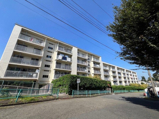 その他共有部分　敷地内にバイク駐車用（無料）、駐輪場（無料）あります●