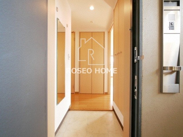 玄関　同マンション別部屋：参考写真