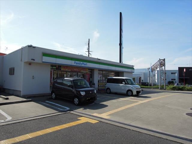 コンビニ　ファミリーマート（コンビニ）まで416m