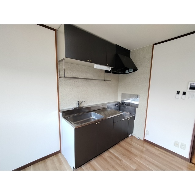 キッチン　※別部屋の参考写真になります。