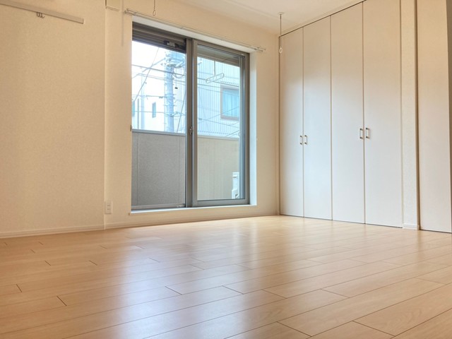 居室・リビング　★明るいフローリングの角部屋です★