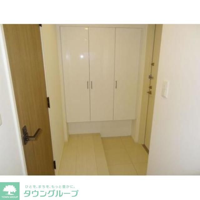 玄関　※写真は同タイプ住戸です。