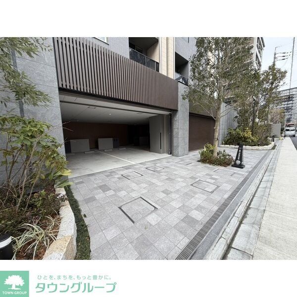 駐車場　庭