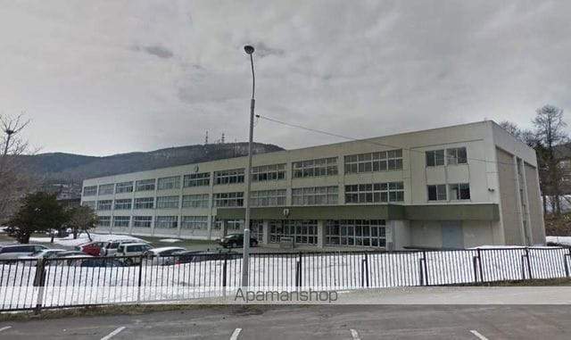 小学校　高島小学校（小学校）まで1676m