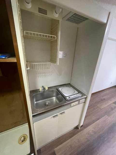 キッチン　※同物件別号室の参考写真です。