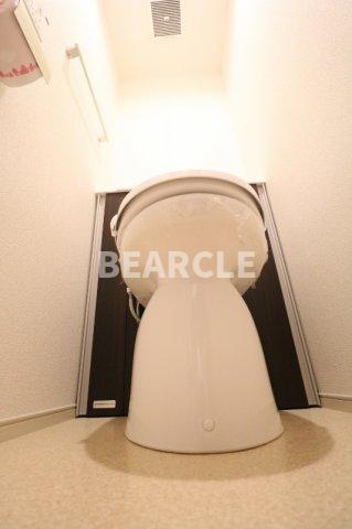 トイレ　落ち着いた色調のトイレです