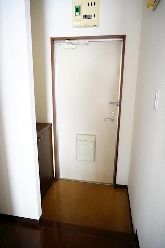 玄関　玄関収納あり