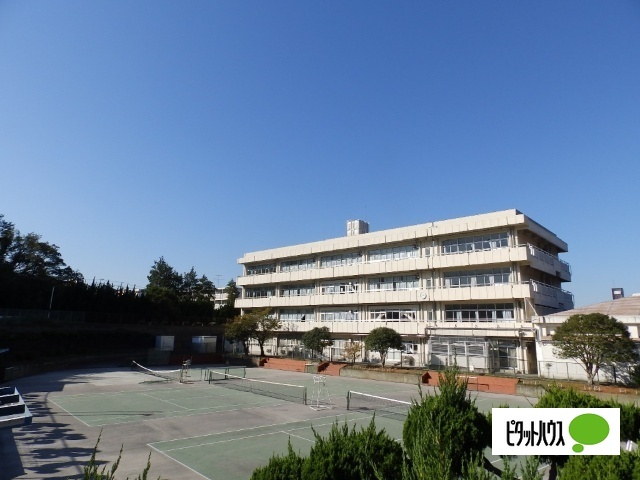 中学校　横浜市立藤の木中学校（中学校）まで967m