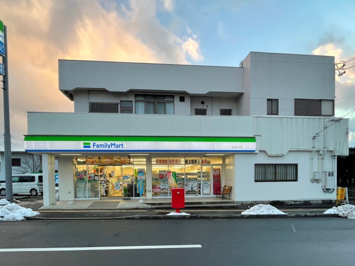 コンビニ　ファミリーマート 仙台泉ヶ丘店（コンビニ）まで95m