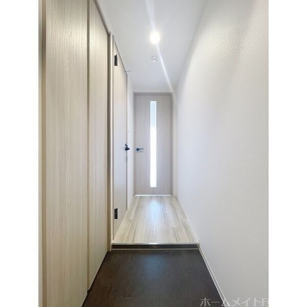 玄関　※弊社企画物件の参考写真です。