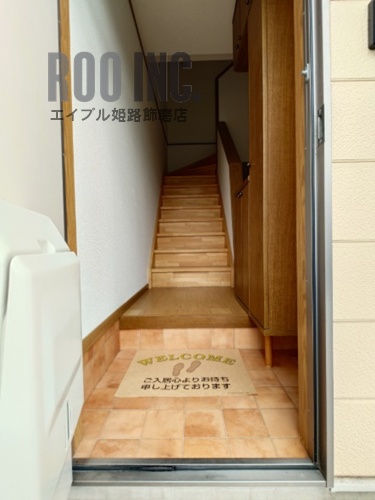 ラフィネロジュマンBの玄関写真
