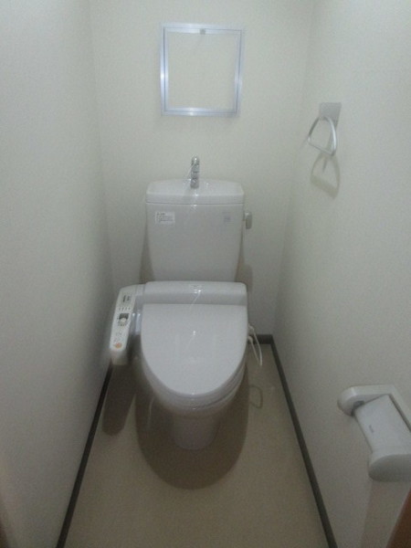 トイレ　別部屋の写真です