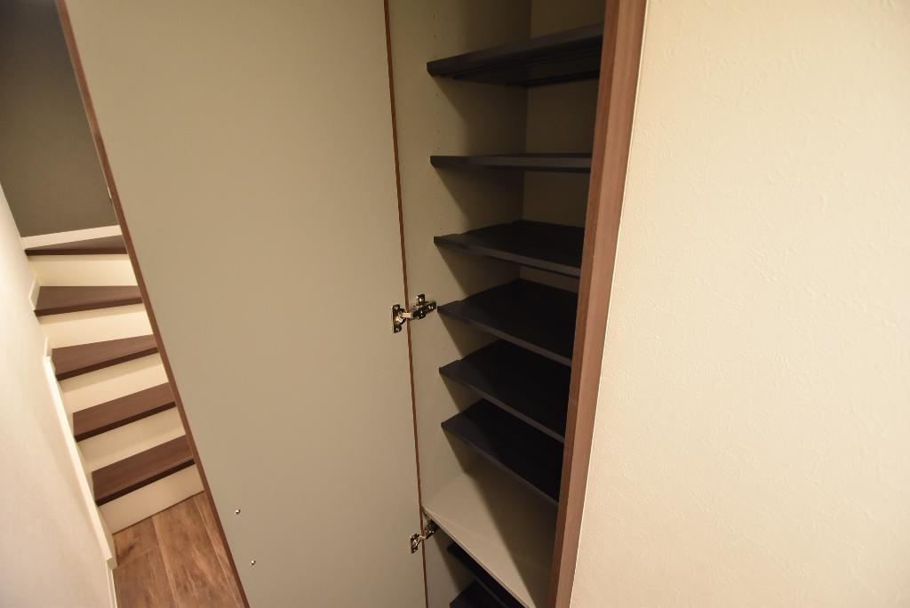 玄関　下駄箱