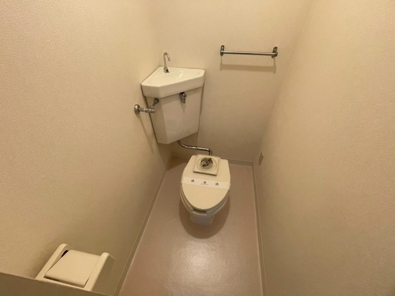 トイレ　こちらはトイレです。お手入れも楽ちんです！
