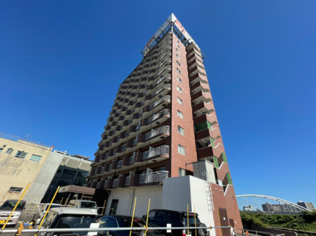 建物外観　札幌市中央区南４条東「エンドレスリバーサイド」