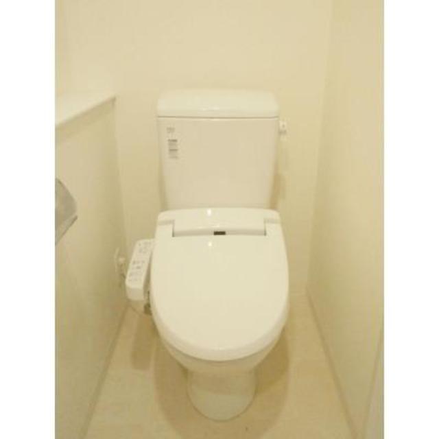 トイレ　※写真は同タイプ住戸です。