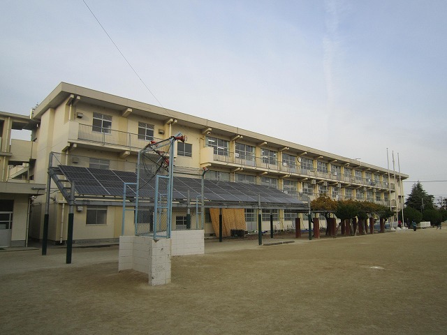 小学校　北九州市立曽根小学校（小学校）まで1143m