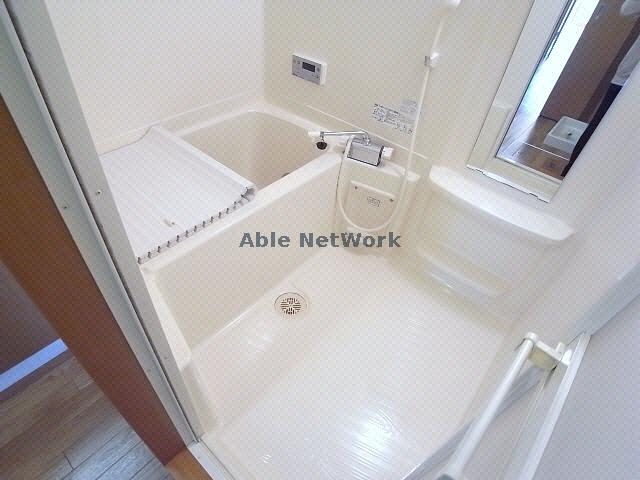 バス・シャワールーム　※同物件・別部屋写真