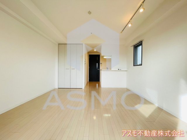 居室・リビング　同マンション別部屋参考写真