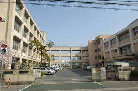 中学校　明石市立望海中学校（中学校）まで1732m