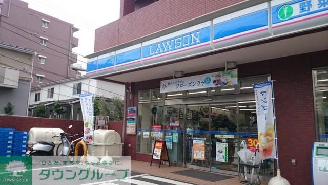 コンビニ　ローソン横浜北寺尾五丁目店（コンビニ）まで740m
