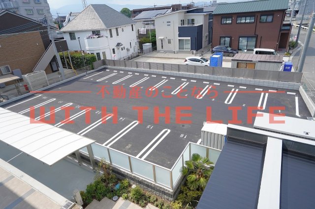 駐車場　駐車場に車を止められます