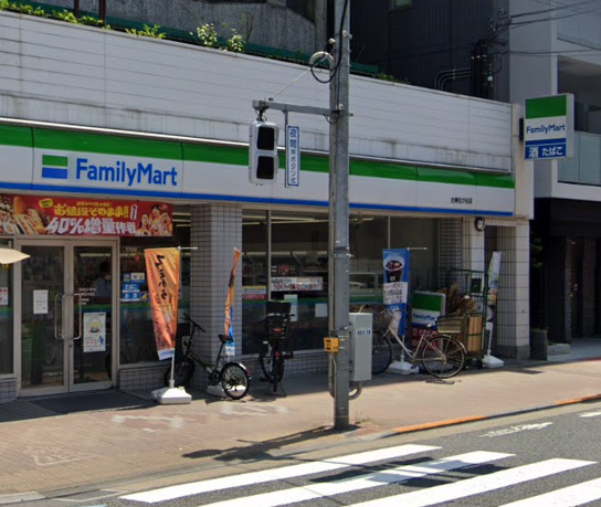 コンビニ　ファミリーマート 台東松が谷店（コンビニ）まで42m