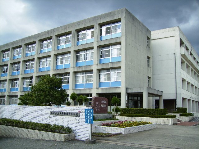 高校・高専　兵庫県立川西北陵高等学校（高校・高専）まで1660m