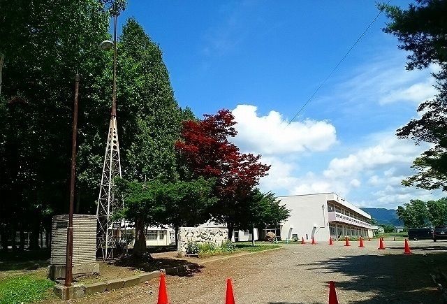小学校　美唄市立東小学校（小学校）まで900m