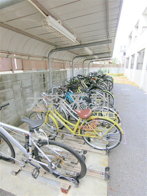 その他共有部分　屋根付き駐輪場