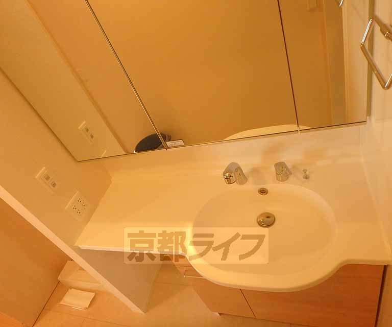 洗面設備　洗面所広めです