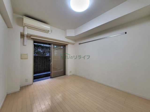居室・リビング　別部屋参考写真となります。