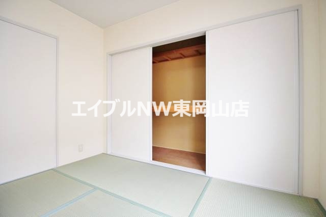 収納　押入れ