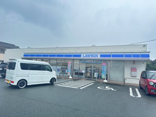 コンビニ　ローソン 津上弁財町店（コンビニ）まで827m