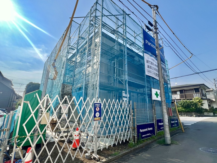 建物外観　建築中