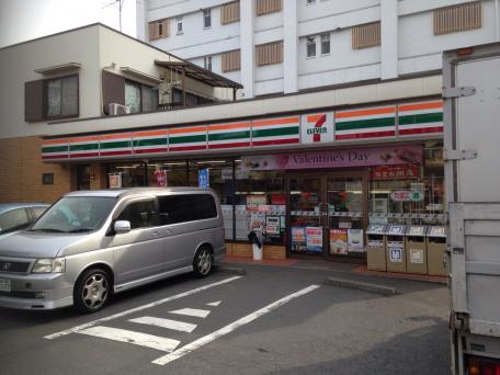 コンビニ　セブンイレブン 世田谷赤堤2丁目店（コンビニ）まで551m